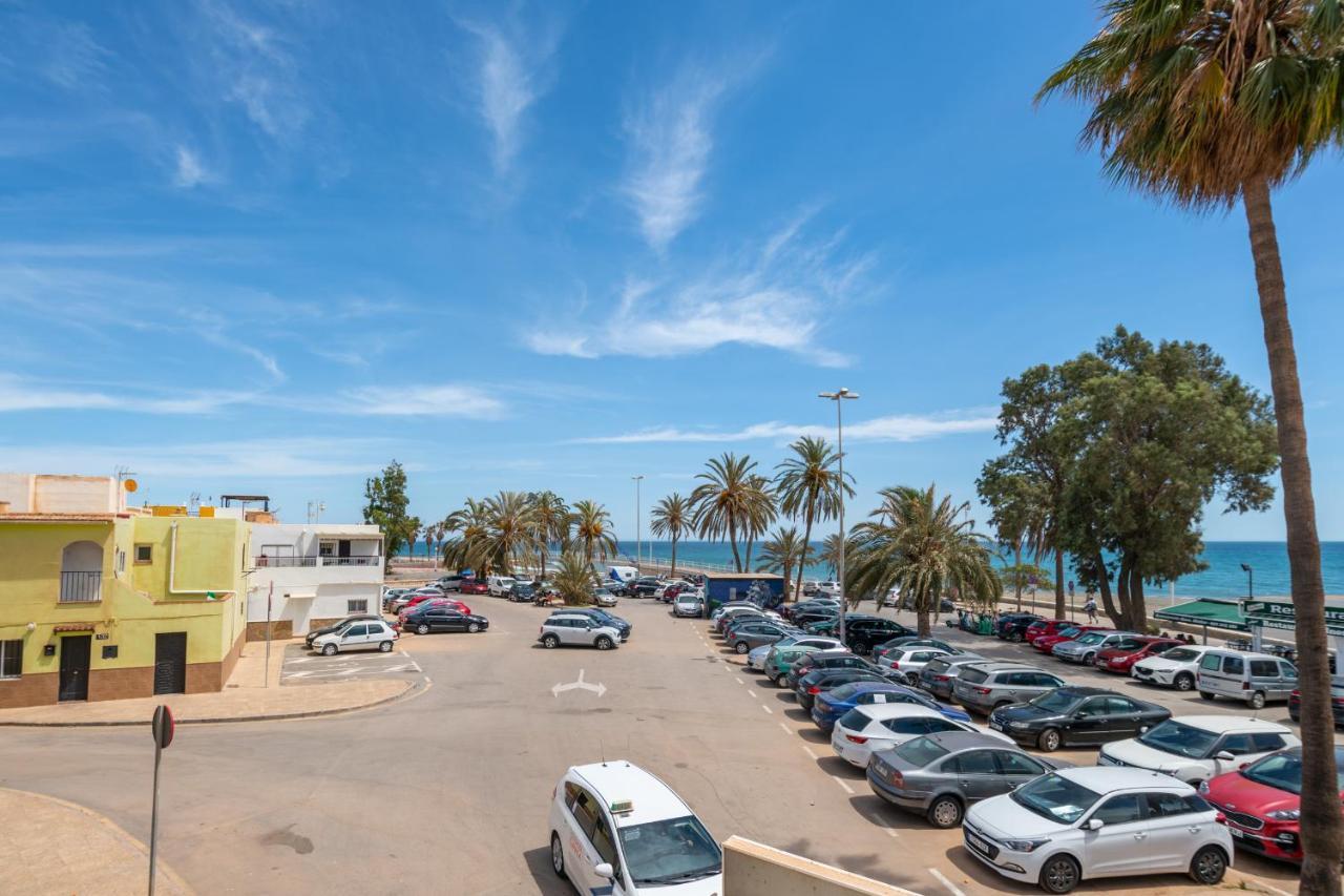 Renthas Pedregalejo Beach Apartments Málaga Esterno foto